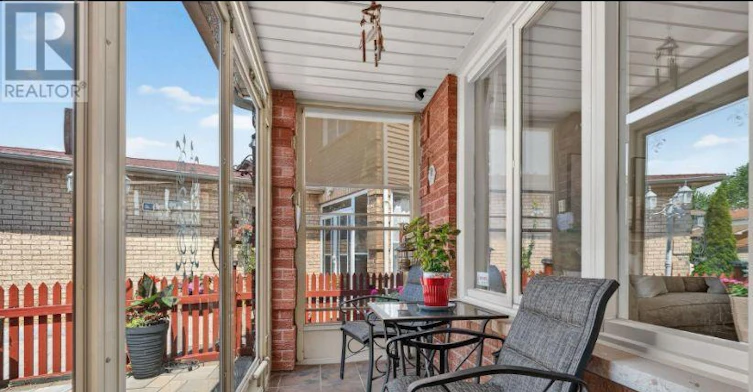 1642 Pepperwood Gate, Pickering, ON, L1X 2K1 - 2