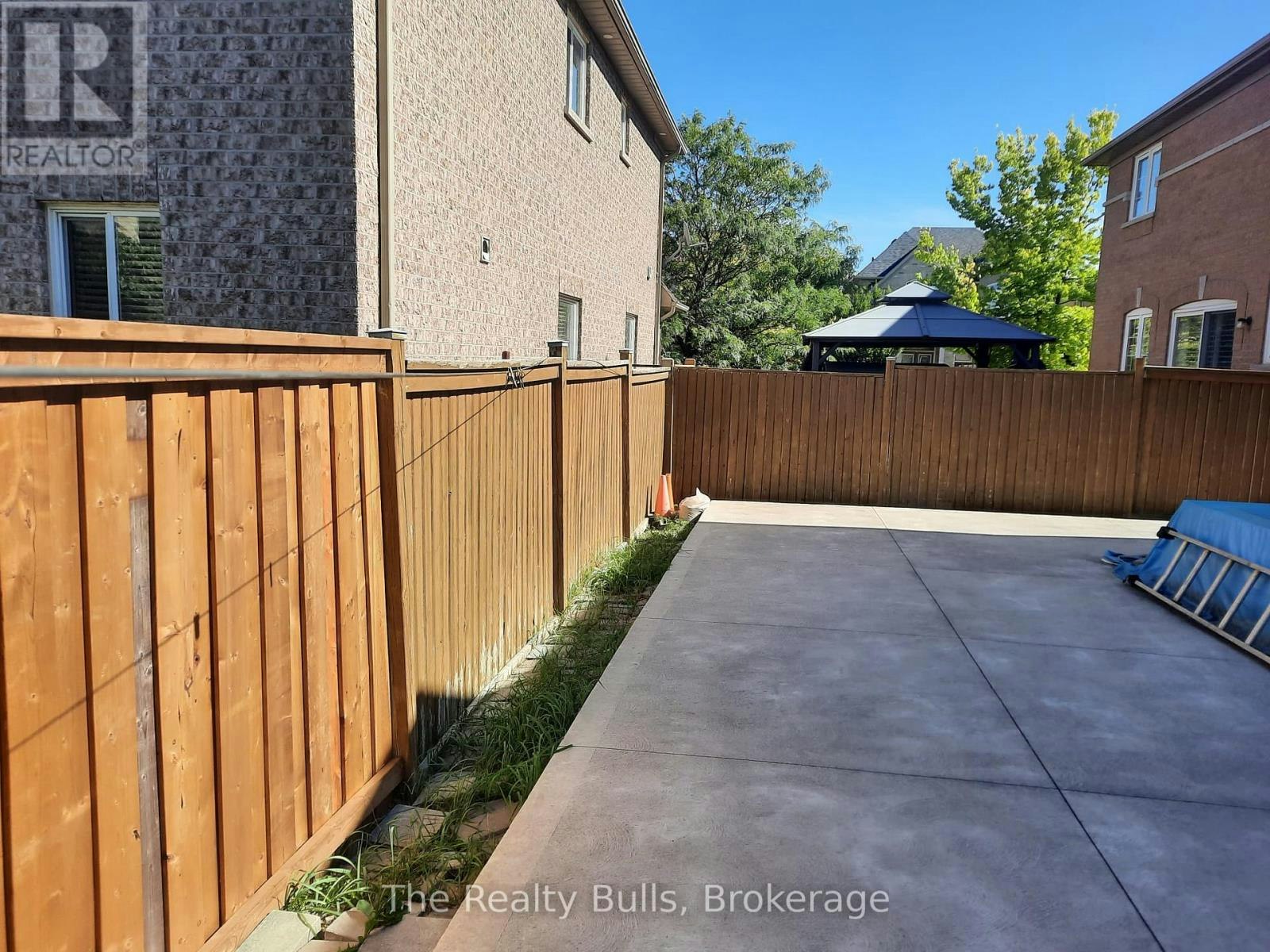 21 Arctic Fox Crescent, Brampton, ON, L6R 0J3 - 8