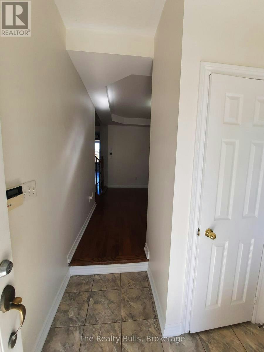 21 Arctic Fox Crescent, Brampton, ON, L6R 0J3 - 9
