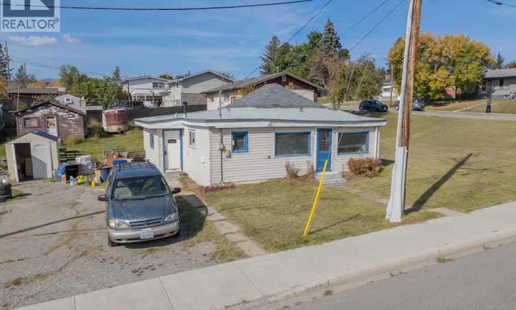 1005 S 11th Avenue