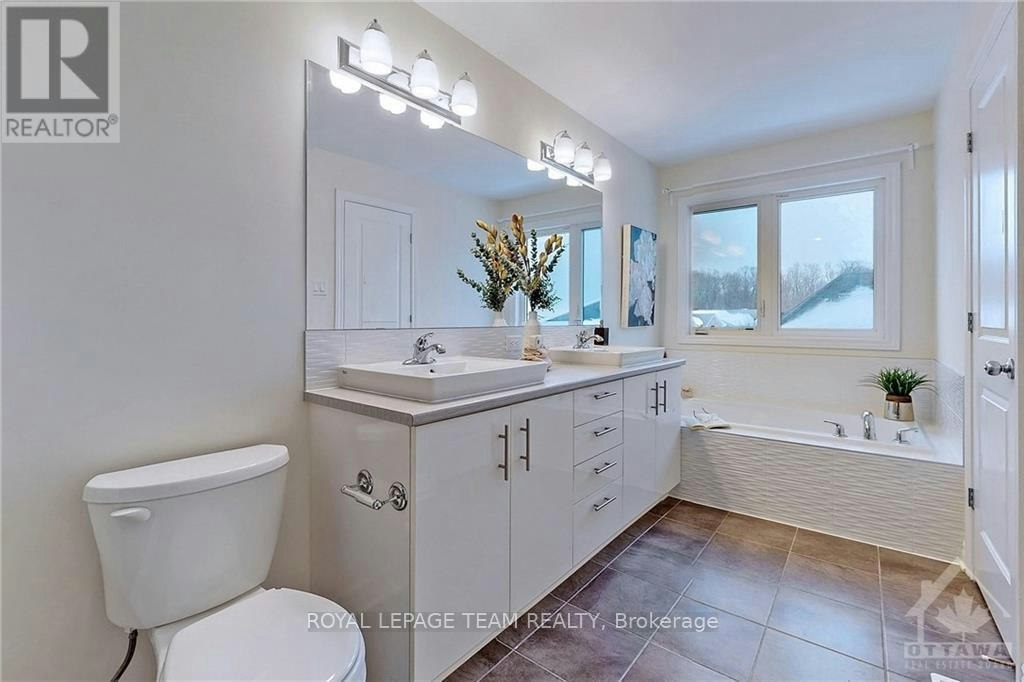 3375 Woodroffe Avenue, Ottawa, ON, K2G 6Z5 - 17
