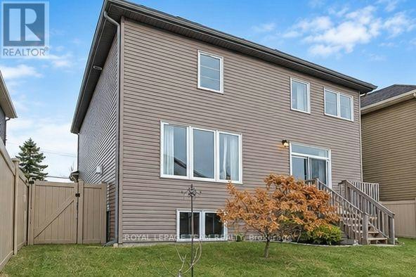 3375 Woodroffe Avenue, Ottawa, ON, K2G 6Z5 - 24