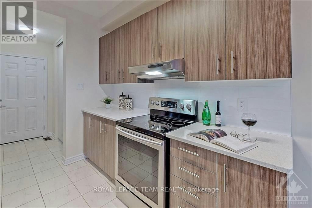 3375 Woodroffe Avenue, Ottawa, ON, K2G 6Z5 - 12