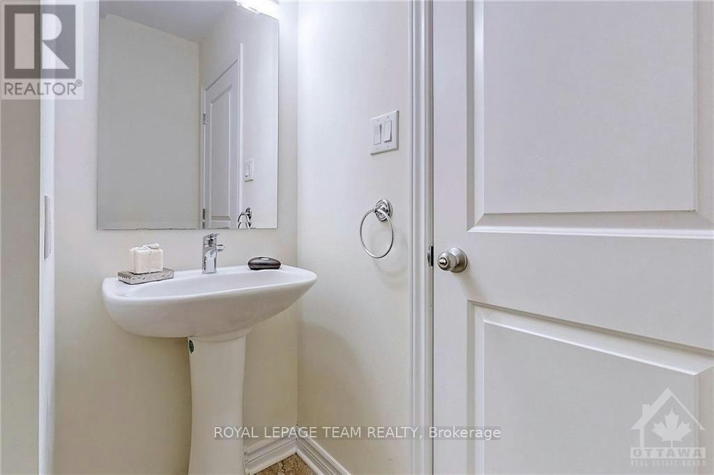 3375 Woodroffe Avenue, Ottawa, ON, K2G 6Z5 - 13