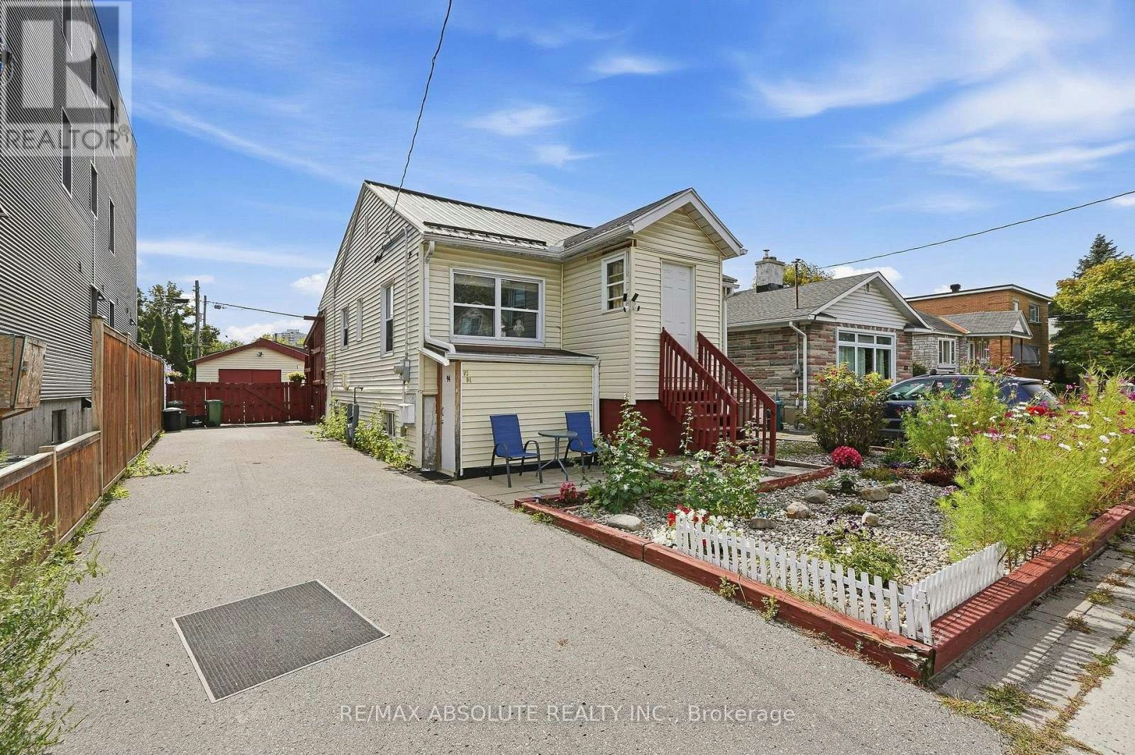 92 Jolliet Avenue, Ottawa, ON, K1L 5H2