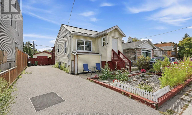 92 Jolliet Avenue