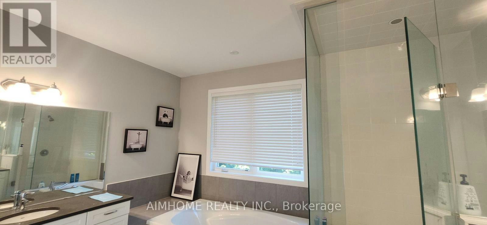 58 Major Crescent, Aurora, ON, L4G 0X4