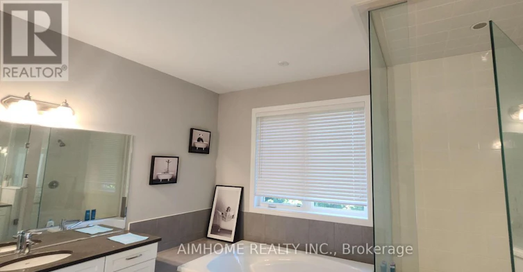 58 Major Crescent, Aurora, ON, L4G 0X4