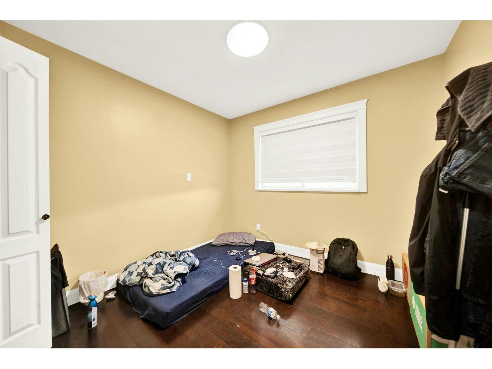 12712 113a Avenue, Surrey, BC, V3V 3M4 - 12