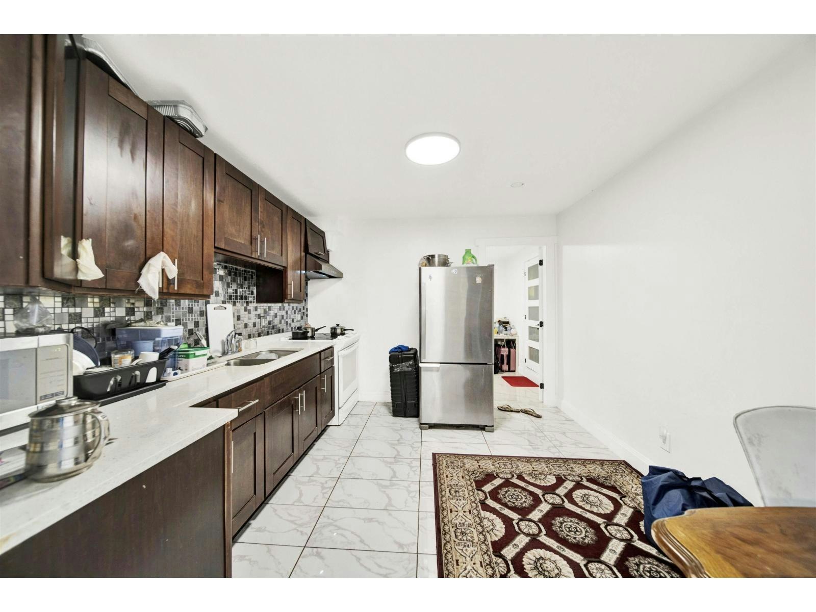 12712 113a Avenue, Surrey, BC, V3V 3M4 - 3