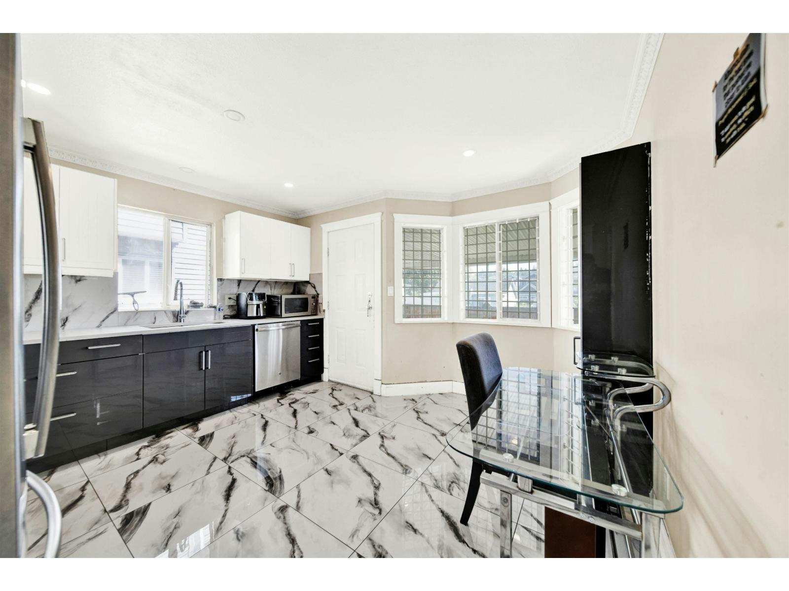 12712 113a Avenue, Surrey, BC, V3V 3M4 - 14