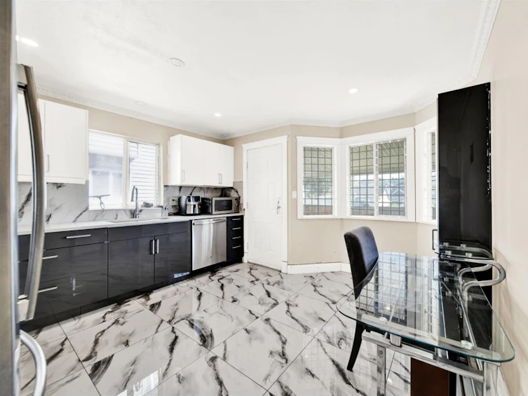 12712 113a Avenue, Surrey, BC, V3V 3M4 - 14