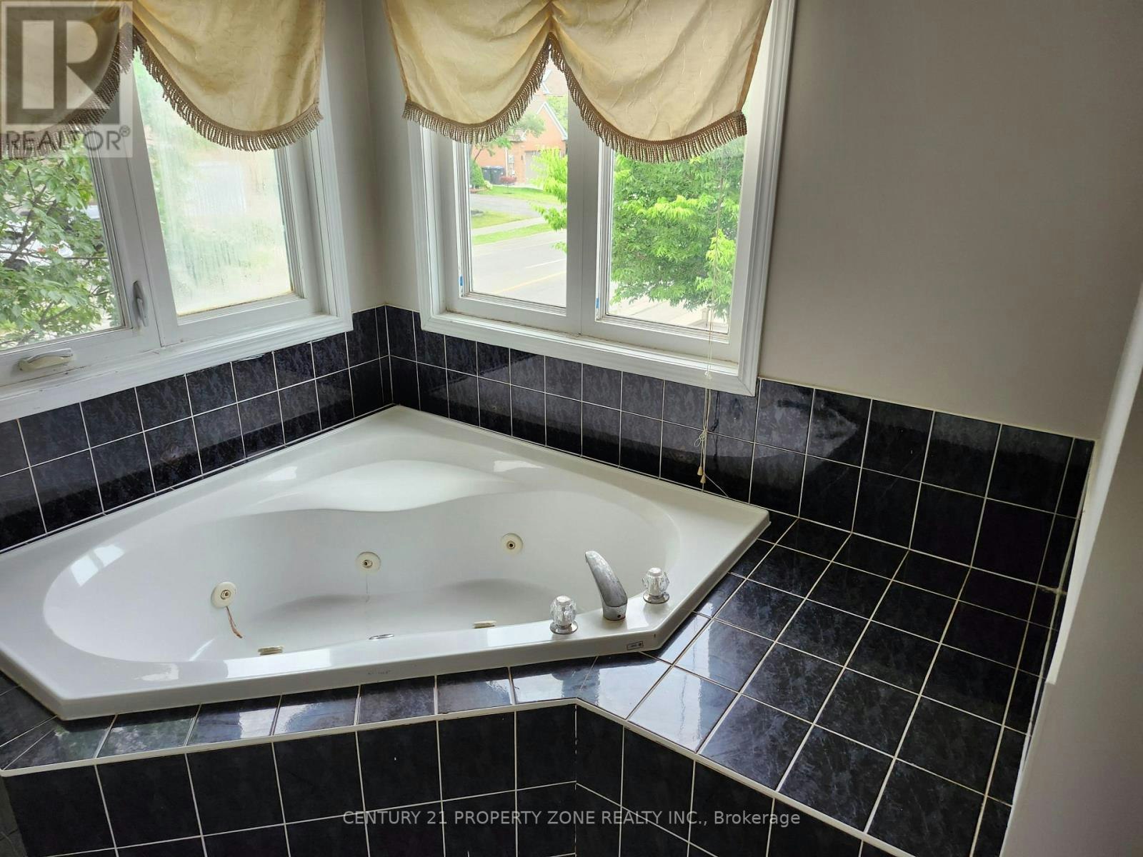 MAIN-700 Peter Robertson Boulevard, Brampton, ON, L6R 1L7 - 6