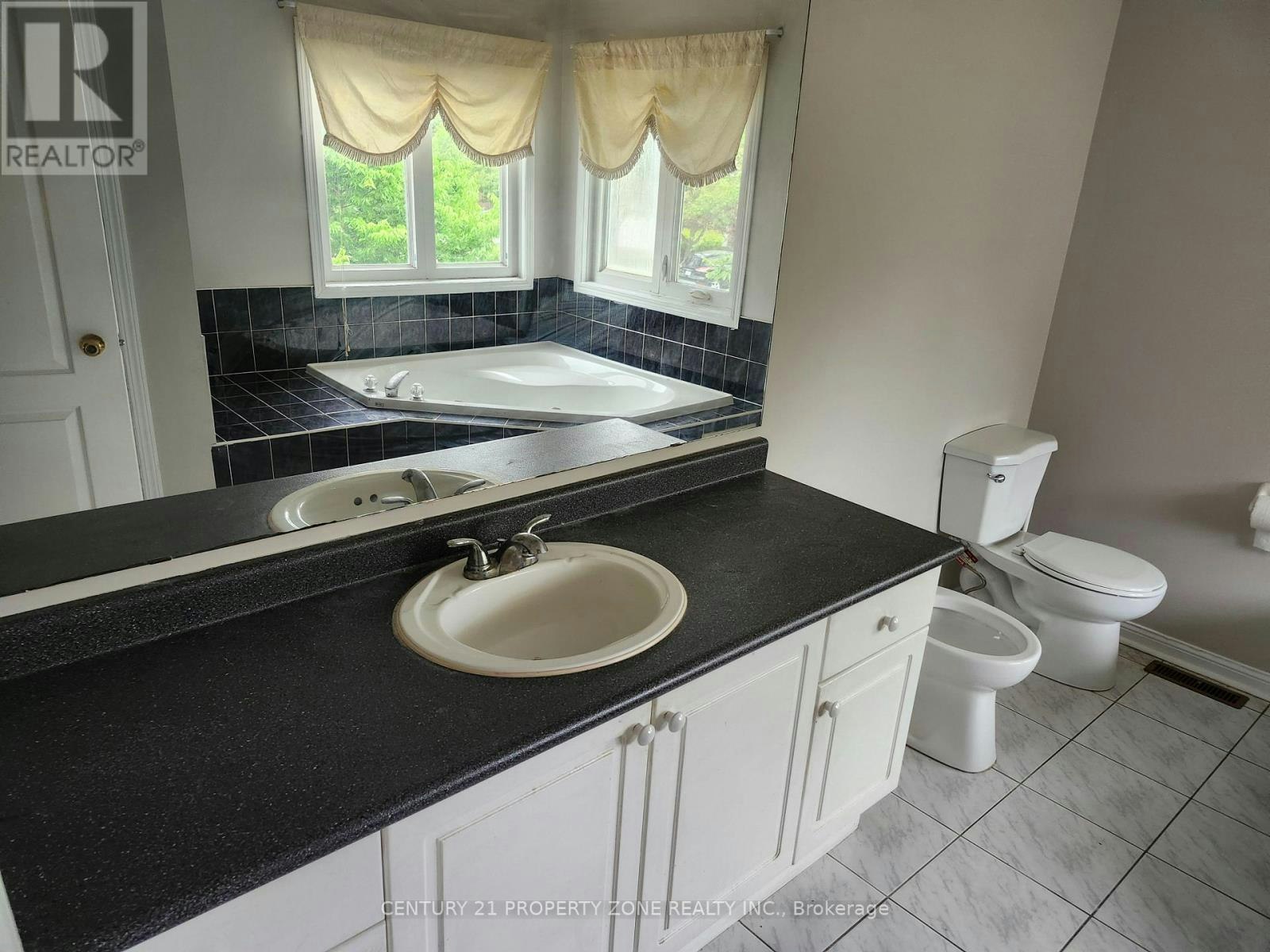 MAIN-700 Peter Robertson Boulevard, Brampton, ON, L6R 1L7 - 7