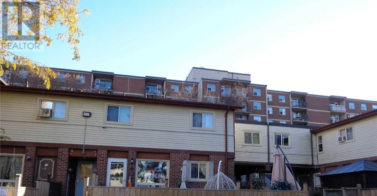 2-255 Porter Street, Oshawa, ON, L1J 1N3