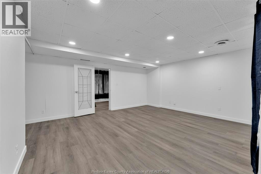 2268 Victoria Avenue, Windsor, ON, N8X 1R1 - 23