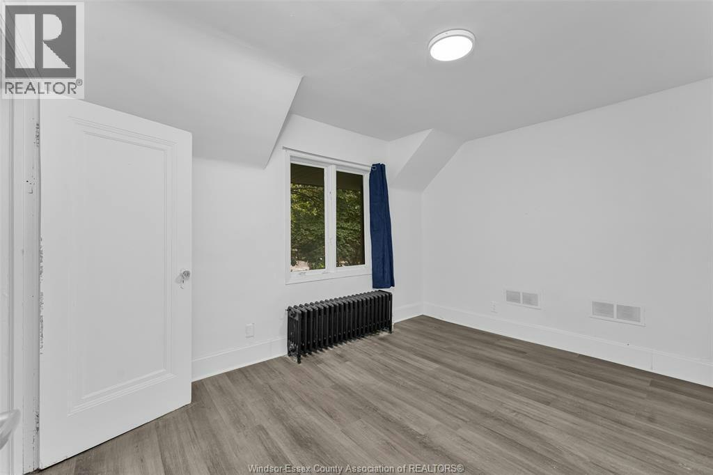 2268 Victoria Avenue, Windsor, ON, N8X 1R1 - 30