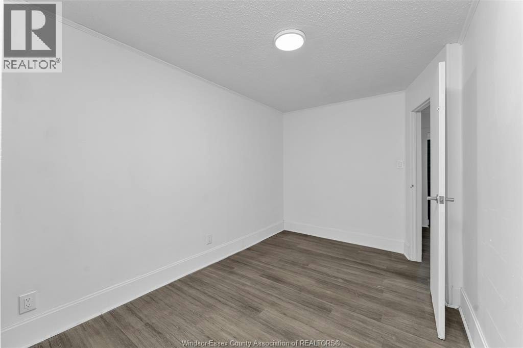 2268 Victoria Avenue, Windsor, ON, N8X 1R1 - 29