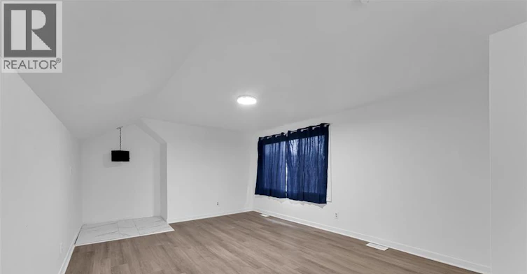 2268 Victoria Avenue, Windsor, ON, N8X 1R1 - 37