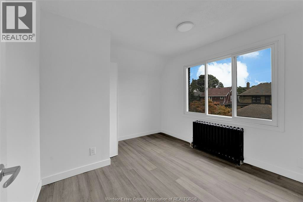 2268 Victoria Avenue, Windsor, ON, N8X 1R1 - 34