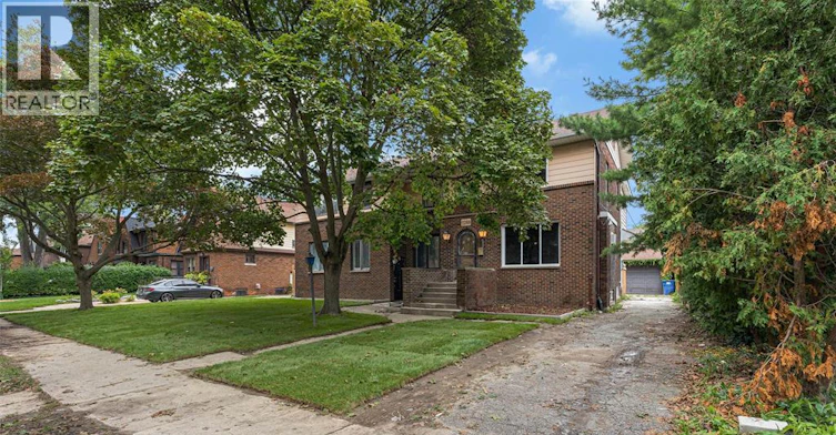 2268 Victoria Avenue, Windsor, ON, N8X 1R1