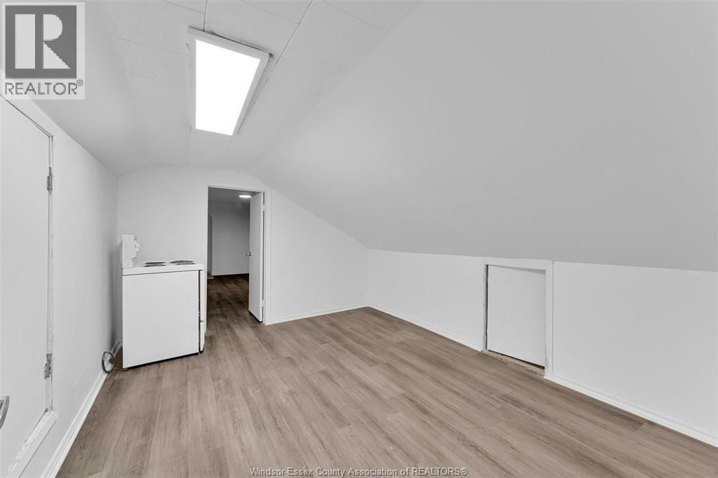 2268 Victoria Avenue, Windsor, ON, N8X 1R1 - 36