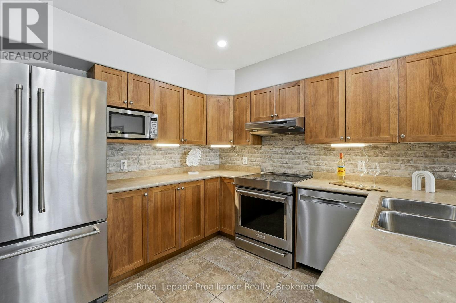 101-15 Heartwood Drive, Belleville, ON, K8P 5P4 - 17