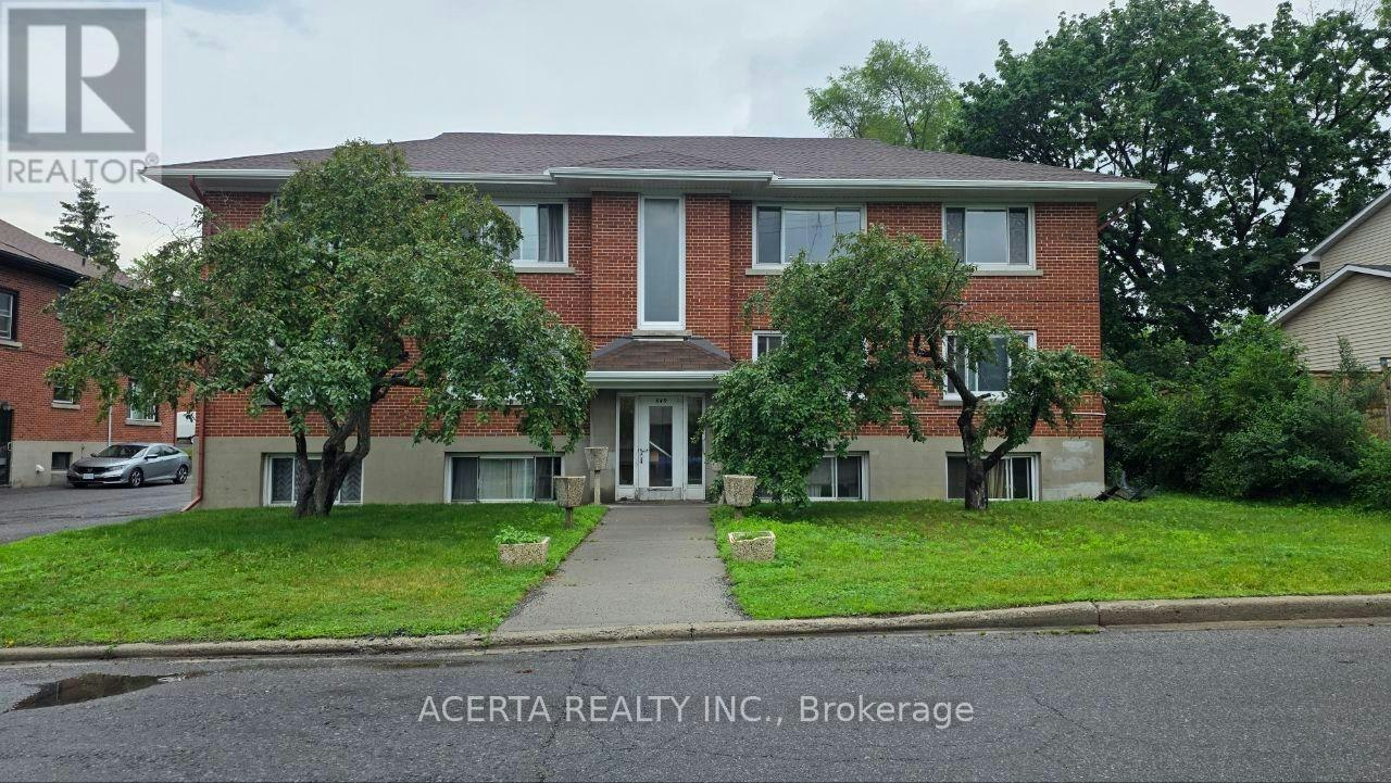 3-649 Cole Avenue S, Ottawa, ON, K2A 2B6