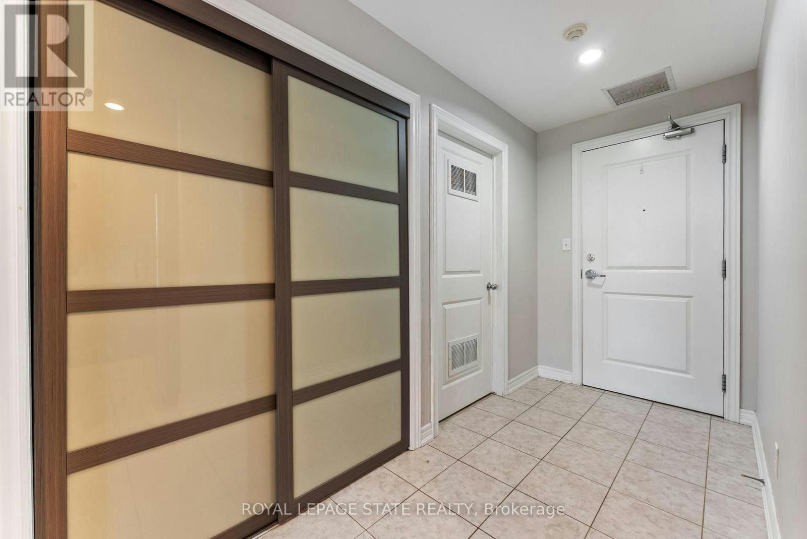 396 Plains Road E, Burlington, ON, L7T 2C8 - 12