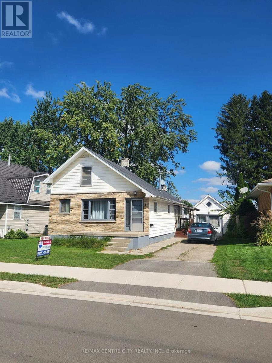 31 Queen Street, Strathroy, ON, N7G 2H5