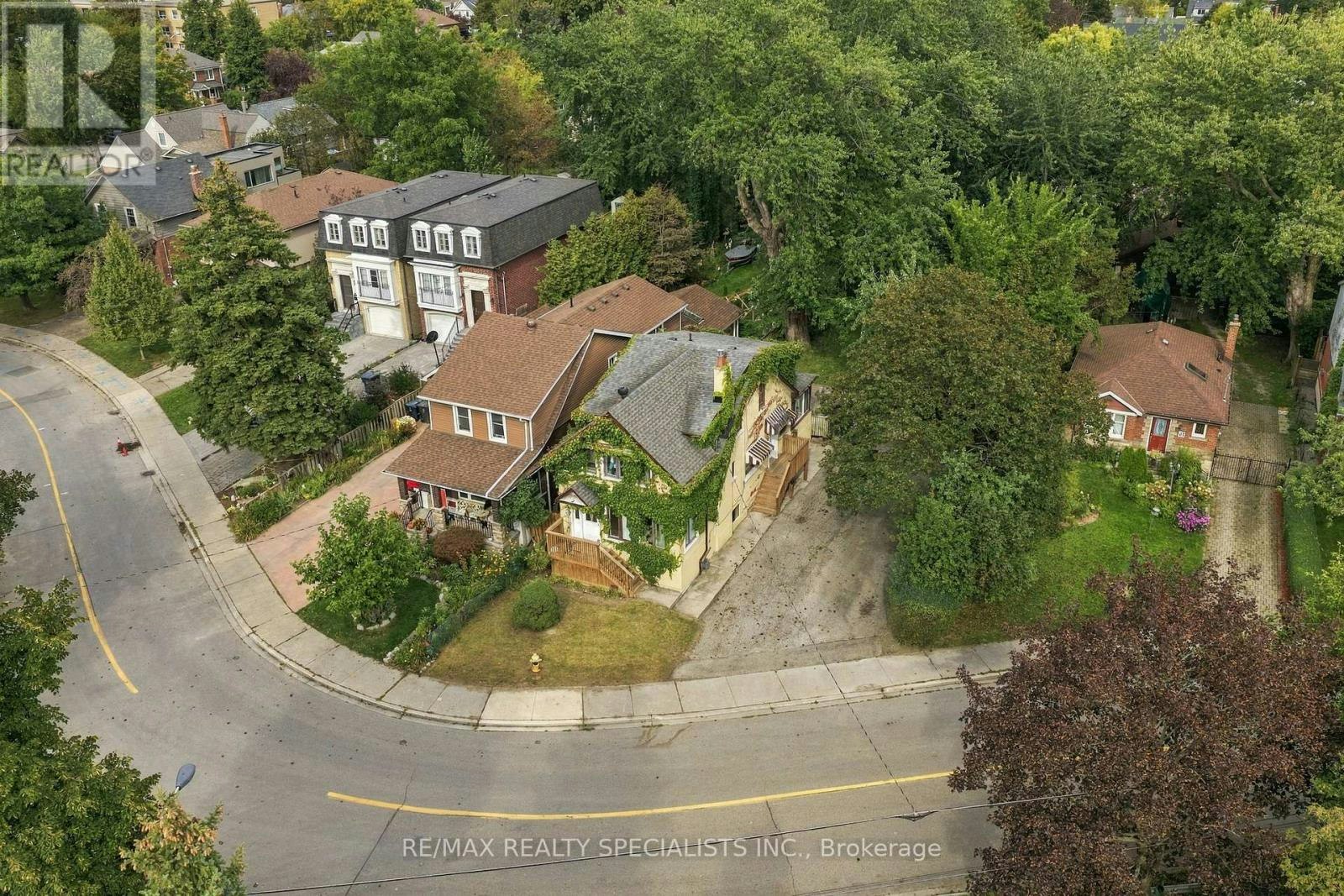 67 Twenty Seventh Street, Toronto, ON, M8W 2X2