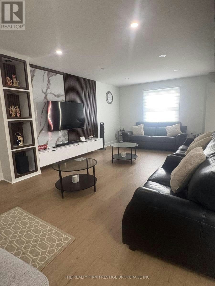 MAIN/UPPER-612 Fox Mill Place, London, ON, N6J 2B2 - 4