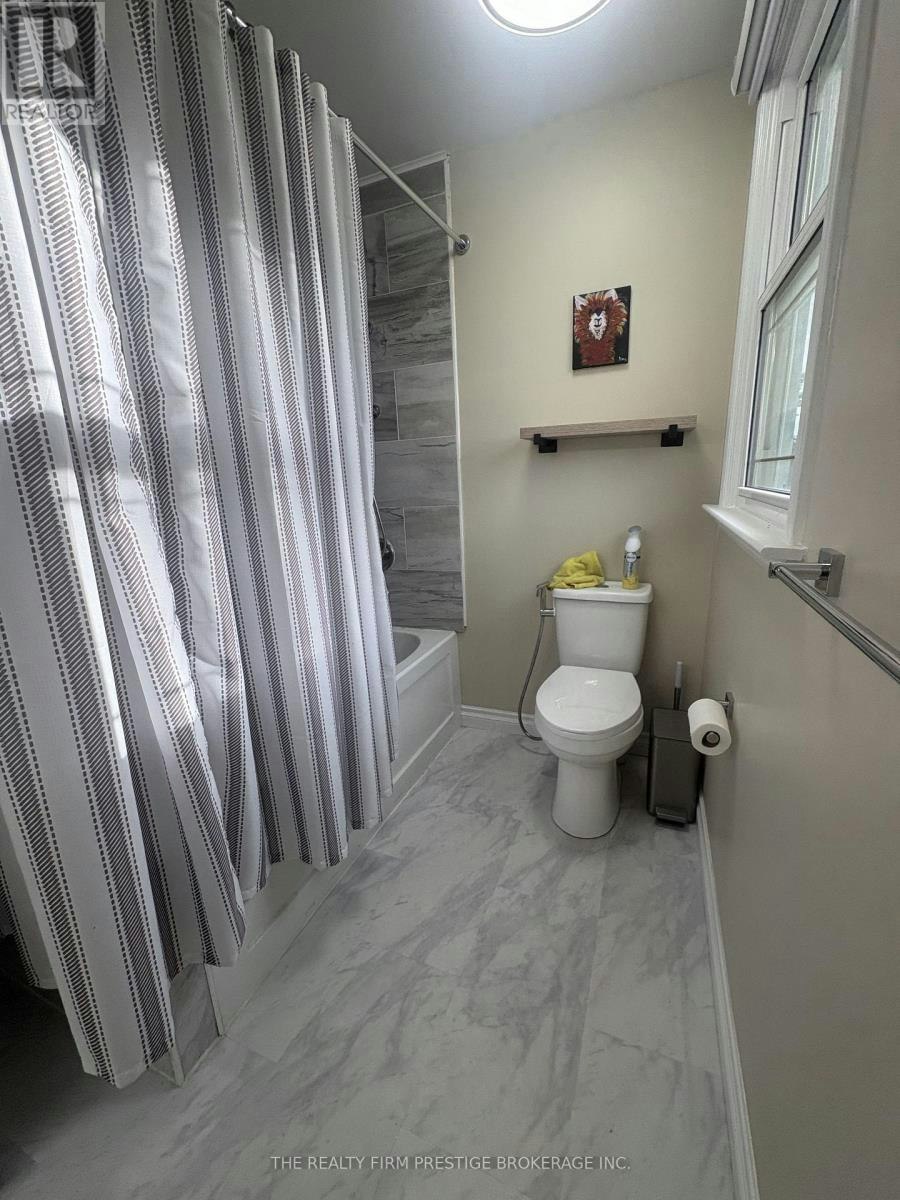 MAIN/UPPER-612 Fox Mill Place, London, ON, N6J 2B2 - 16
