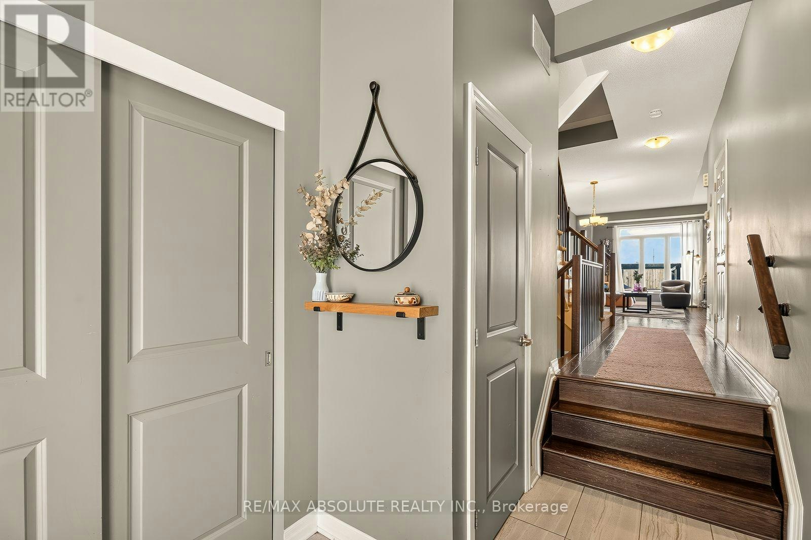 569 Rioja Street, Ottawa, ON, K2S 0H8 - 4