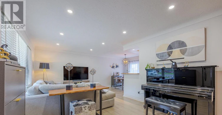 87 Rochelle Drive, St. Catharines, ON, L2M 6Y7 - 6