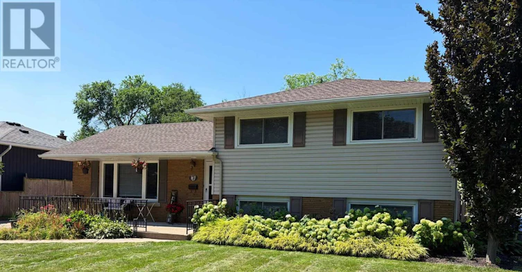 87 Rochelle Drive, St. Catharines, ON, L2M 6Y7 - 3