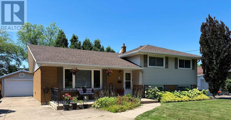 87 Rochelle Drive, St. Catharines, ON, L2M 6Y7