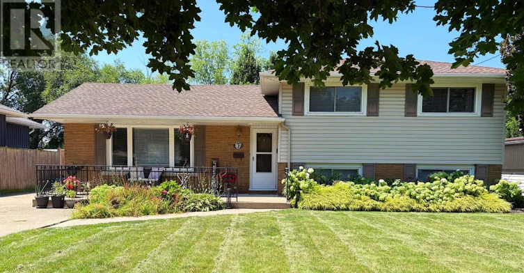 87 Rochelle Drive, St. Catharines, ON, L2M 6Y7 - 2