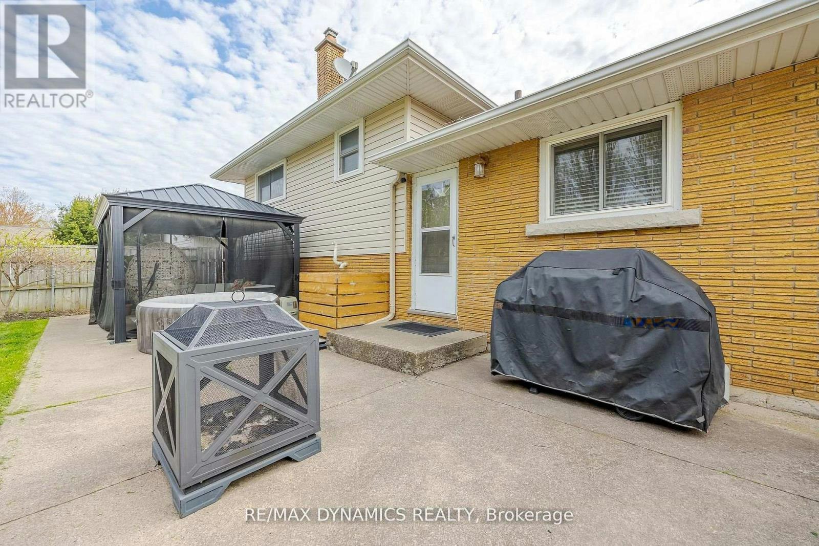87 Rochelle Drive, St. Catharines, ON, L2M 6Y7 - 21