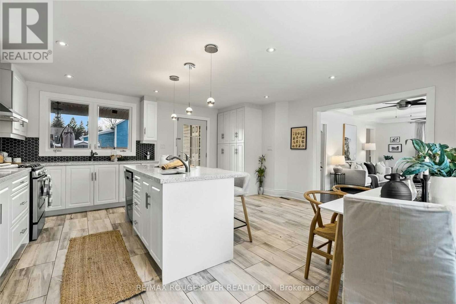 UPPER-131 John Street E, Whitby, ON, L1N 2T4 - 2