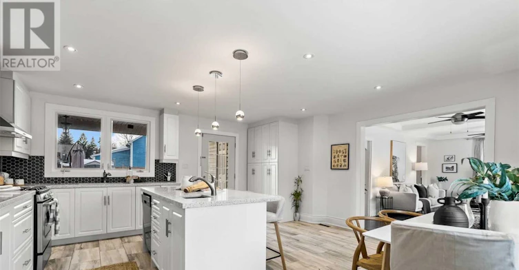 UPPER-131 John Street E, Whitby, ON, L1N 2T4 - 2