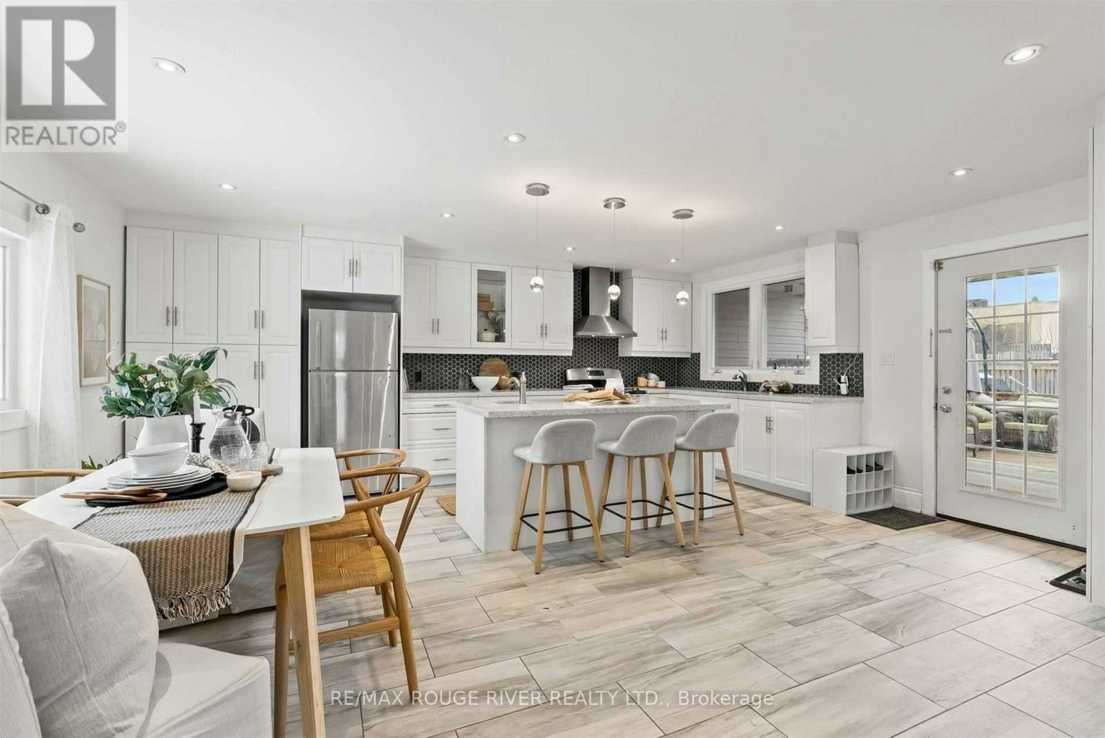 UPPER-131 John Street E, Whitby, ON, L1N 2T4