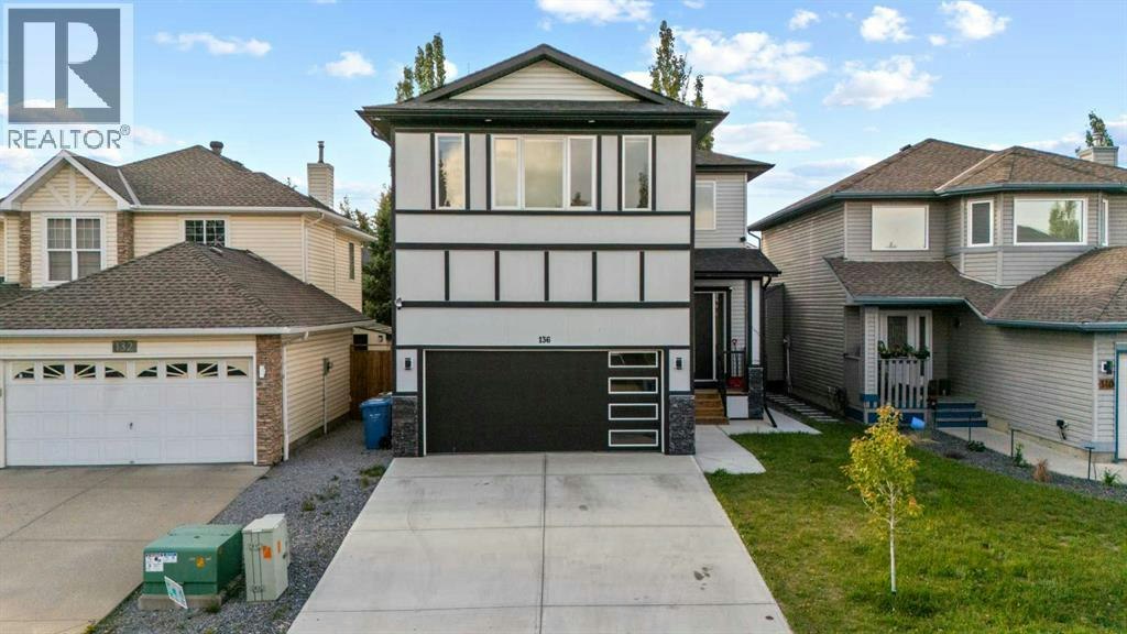 136 Douglas Ridge Green SE, Calgary, AB, T2Z 2T3