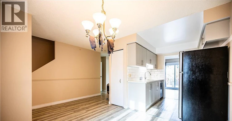 2-407 Keats Way, Waterloo, ON, N2L 5S7 - 7