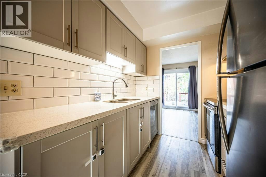 2-407 Keats Way, Waterloo, ON, N2L 5S7 - 8