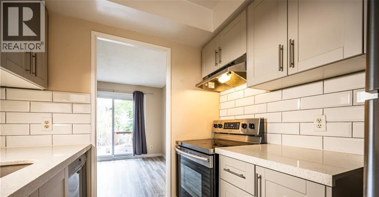 2-407 Keats Way, Waterloo, ON, N2L 5S7 - 9
