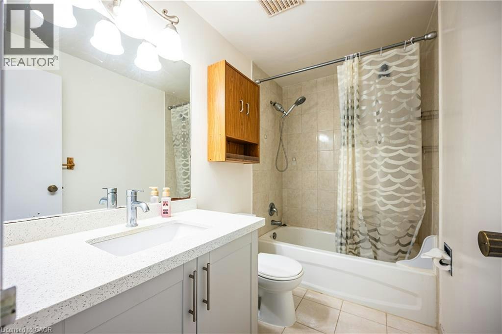 2-407 Keats Way, Waterloo, ON, N2L 5S7 - 17