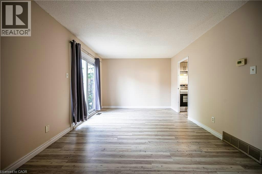 2-407 Keats Way, Waterloo, ON, N2L 5S7 - 14