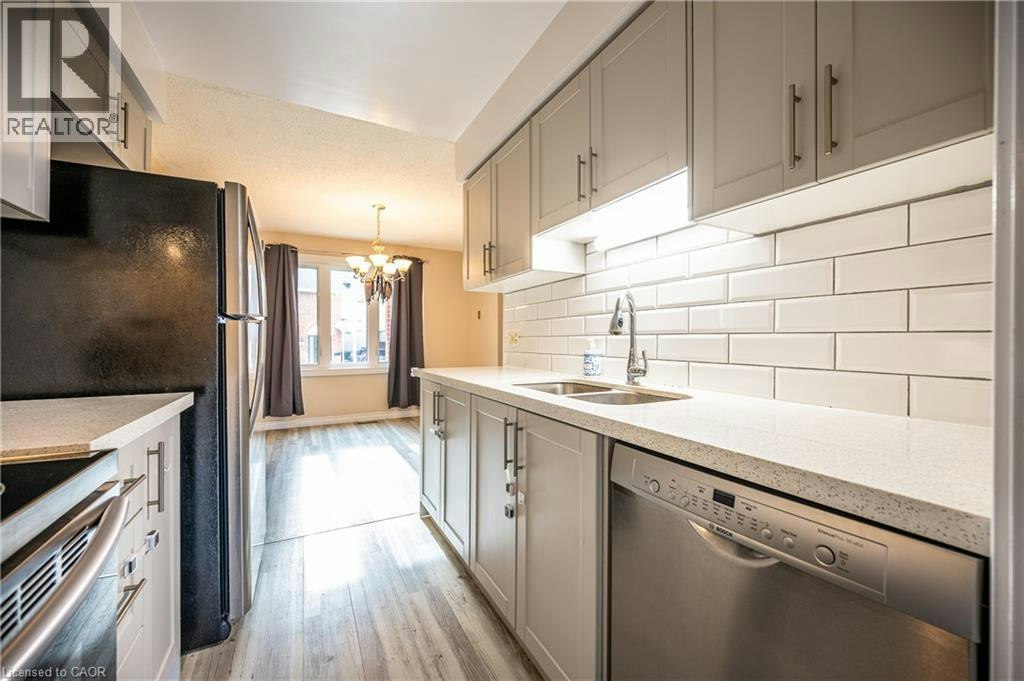 2-407 Keats Way, Waterloo, ON, N2L 5S7 - 10