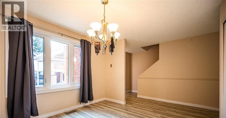 2-407 Keats Way, Waterloo, ON, N2L 5S7 - 6